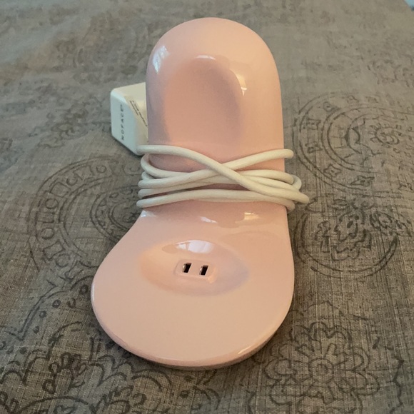 NuFace Trinity in Pink w/ accessory - Picture 5 of 8